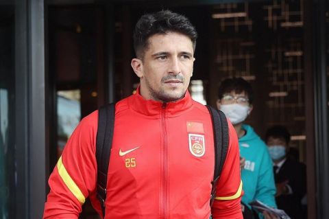 现在32岁的德布劳内更瘦了，他也决定改变自己的赛前准备方式。